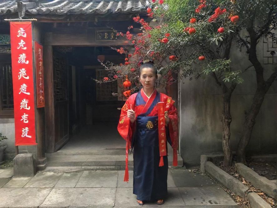 天津热闹非凡的小吃街,各种特色美食琳琅满目